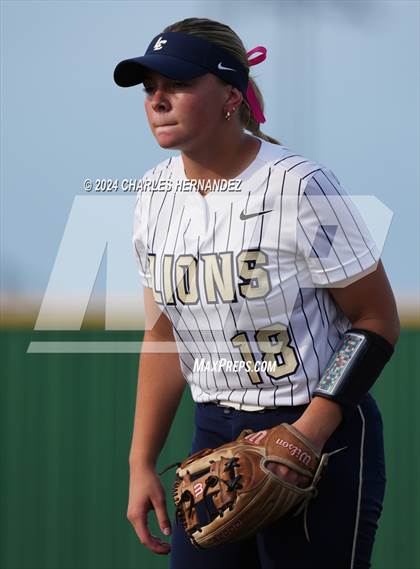 Thumbnail 3 in Lake Creek vs. A&M Consolidated (UIL Softball 5A Region III Quarterfinal) photogallery.