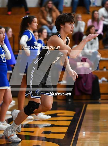 Thumbnail 1 in Auburn @ Illini Central photogallery.