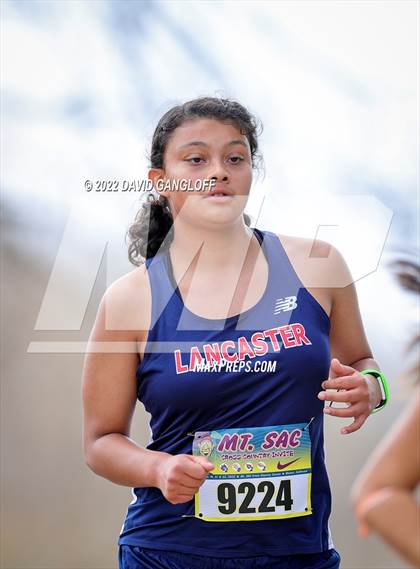 Thumbnail 3 in Mt SAC Invitational (Division 1 - Race 75) photogallery.