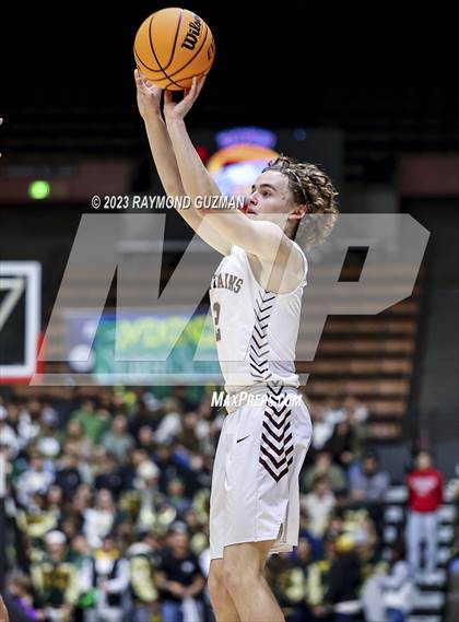 Thumbnail 1 in Kingsburg vs. Sierra (CIF CS Division 3 Championship) photogallery.