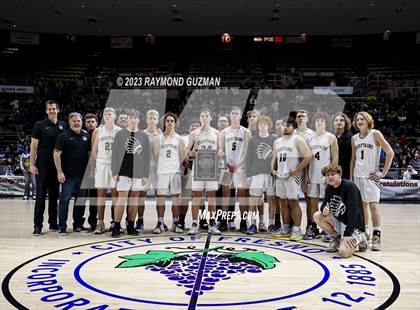 Thumbnail 2 in Kingsburg vs. Sierra (CIF CS Division 3 Championship) photogallery.