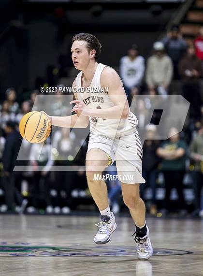 Thumbnail 3 in Kingsburg vs. Sierra (CIF CS Division 3 Championship) photogallery.