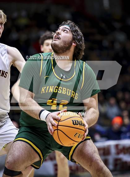 Thumbnail 3 in Kingsburg vs. Sierra (CIF CS Division 3 Championship) photogallery.
