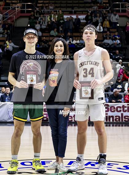 Thumbnail 2 in Kingsburg vs. Sierra (CIF CS Division 3 Championship) photogallery.