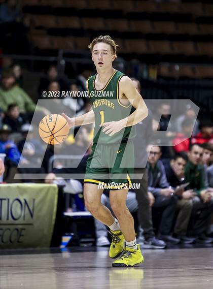 Thumbnail 2 in Kingsburg vs. Sierra (CIF CS Division 3 Championship) photogallery.