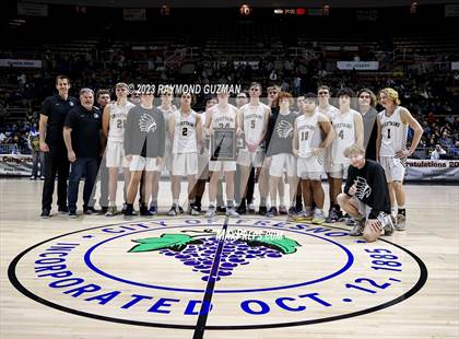 Thumbnail 3 in Kingsburg vs. Sierra (CIF CS Division 3 Championship) photogallery.