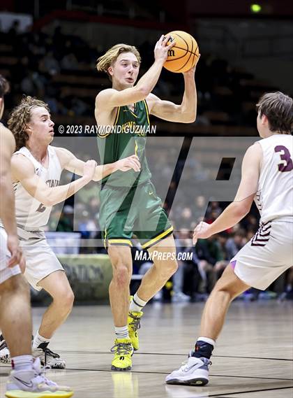 Thumbnail 2 in Kingsburg vs. Sierra (CIF CS Division 3 Championship) photogallery.