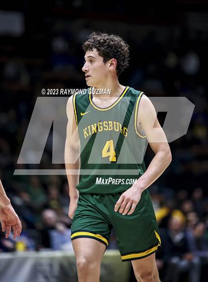 Thumbnail 1 in Kingsburg vs. Sierra (CIF CS Division 3 Championship) photogallery.