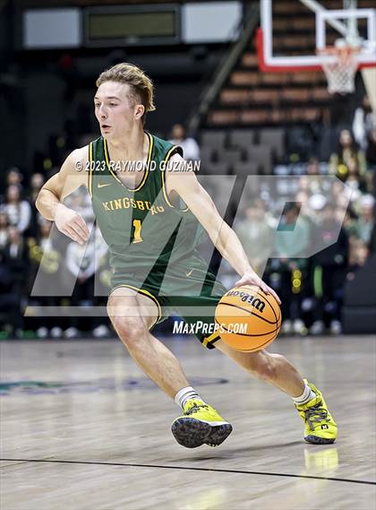 Thumbnail 2 in Kingsburg vs. Sierra (CIF CS Division 3 Championship) photogallery.