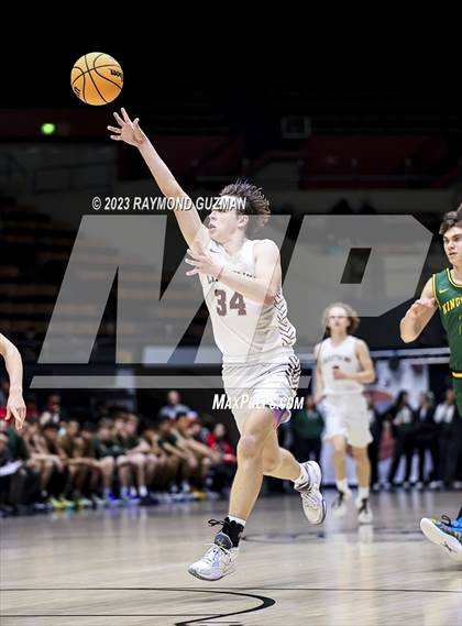 Thumbnail 3 in Kingsburg vs. Sierra (CIF CS Division 3 Championship) photogallery.