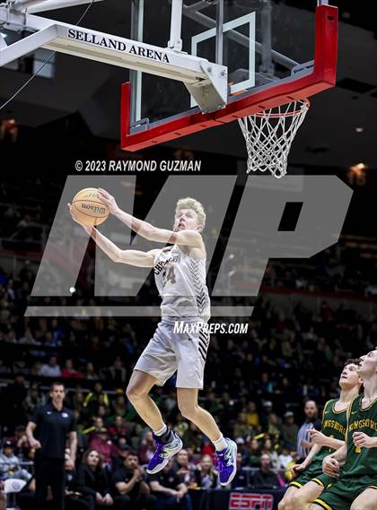 Thumbnail 2 in Kingsburg vs. Sierra (CIF CS Division 3 Championship) photogallery.