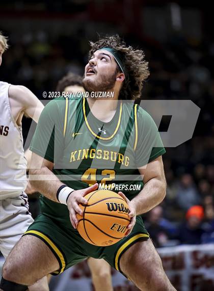 Thumbnail 2 in Kingsburg vs. Sierra (CIF CS Division 3 Championship) photogallery.