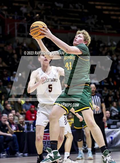 Thumbnail 3 in Kingsburg vs. Sierra (CIF CS Division 3 Championship) photogallery.