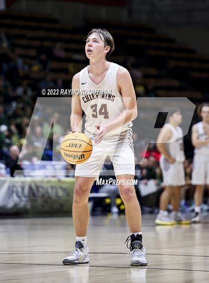 Thumbnail 3 in Kingsburg vs. Sierra (CIF CS Division 3 Championship) photogallery.