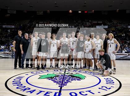 Thumbnail 3 in Kingsburg vs. Sierra (CIF CS Division 3 Championship) photogallery.