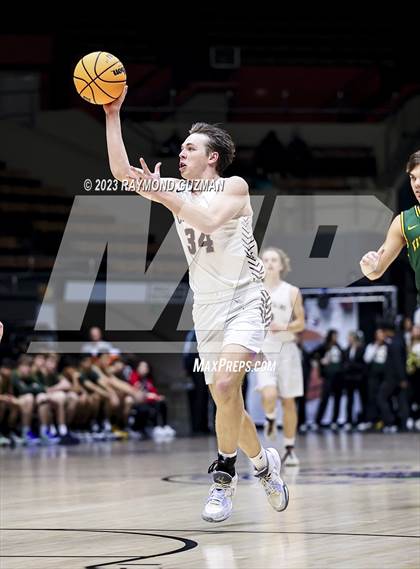 Thumbnail 2 in Kingsburg vs. Sierra (CIF CS Division 3 Championship) photogallery.