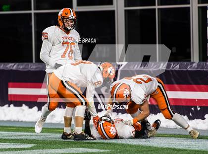 Thumbnail 2 in Thayer Academy vs Dexter (NEPSAC John "Moose" Curtis Bowl at Gillette Stadium) photogallery.
