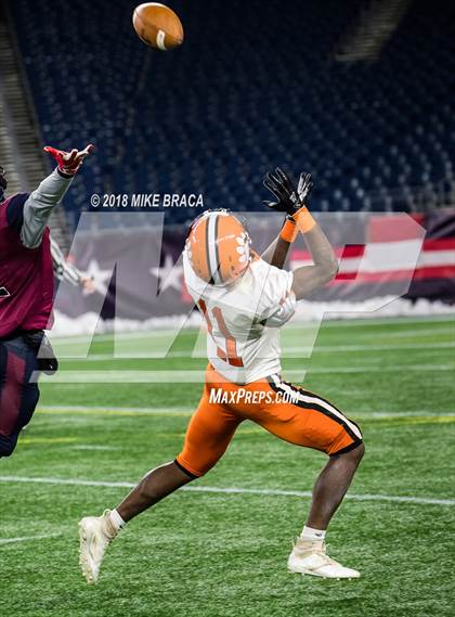 Thumbnail 1 in Thayer Academy vs Dexter (NEPSAC John "Moose" Curtis Bowl at Gillette Stadium) photogallery.