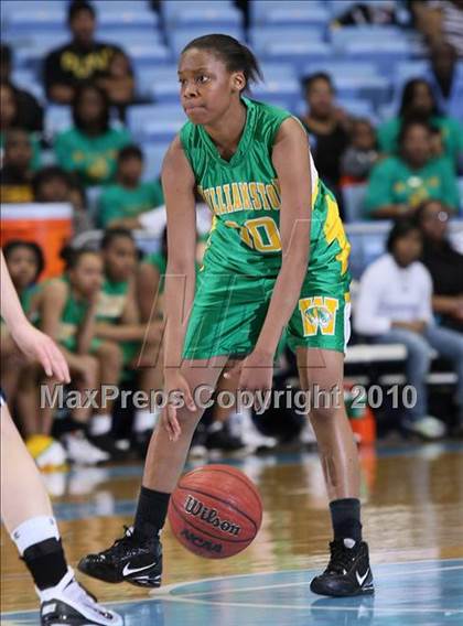 Thumbnail 2 in Bishop McGuinness vs. Williamston (NCHSAA Class 1A Final) photogallery.