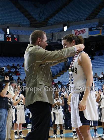 Thumbnail 2 in Bishop McGuinness vs. Williamston (NCHSAA Class 1A Final) photogallery.