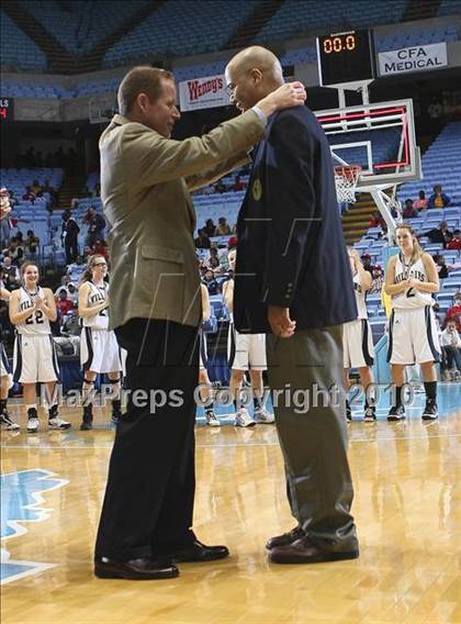 Thumbnail 2 in Bishop McGuinness vs. Williamston (NCHSAA Class 1A Final) photogallery.