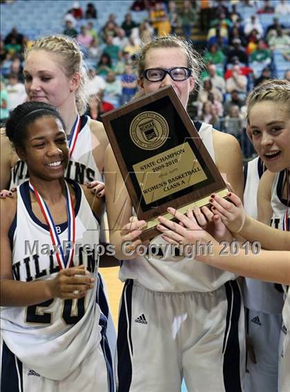 Thumbnail 3 in Bishop McGuinness vs. Williamston (NCHSAA Class 1A Final) photogallery.