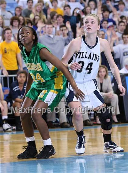 Thumbnail 3 in Bishop McGuinness vs. Williamston (NCHSAA Class 1A Final) photogallery.