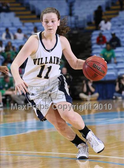 Thumbnail 3 in Bishop McGuinness vs. Williamston (NCHSAA Class 1A Final) photogallery.