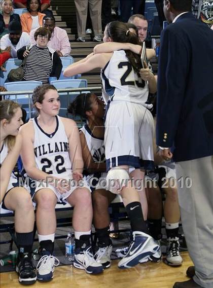 Thumbnail 2 in Bishop McGuinness vs. Williamston (NCHSAA Class 1A Final) photogallery.