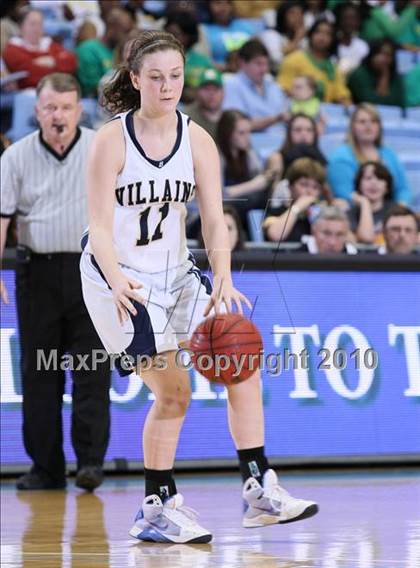 Thumbnail 3 in Bishop McGuinness vs. Williamston (NCHSAA Class 1A Final) photogallery.