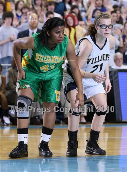 Thumbnail 3 in Bishop McGuinness vs. Williamston (NCHSAA Class 1A Final) photogallery.