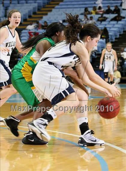 Thumbnail 3 in Bishop McGuinness vs. Williamston (NCHSAA Class 1A Final) photogallery.