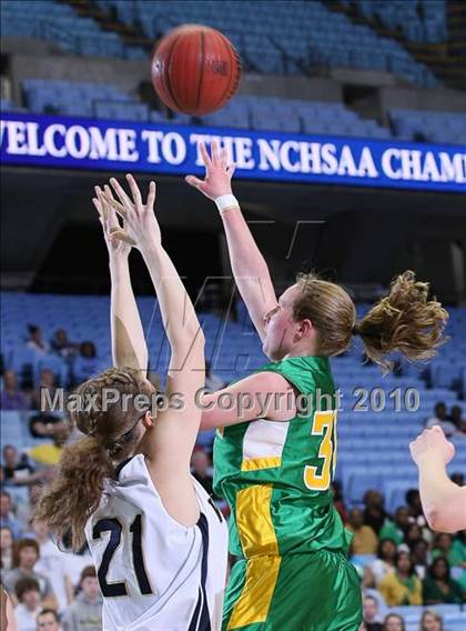Thumbnail 2 in Bishop McGuinness vs. Williamston (NCHSAA Class 1A Final) photogallery.
