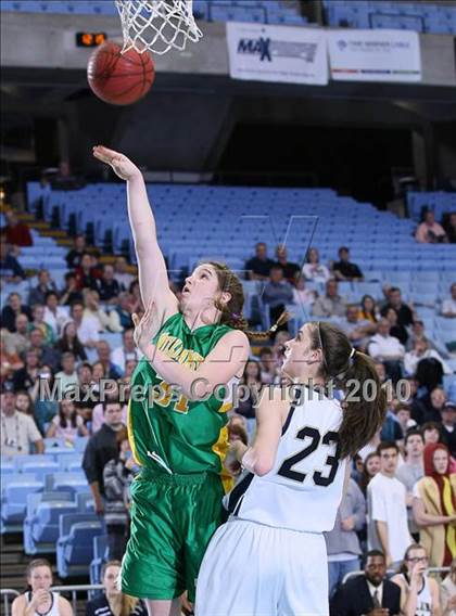 Thumbnail 3 in Bishop McGuinness vs. Williamston (NCHSAA Class 1A Final) photogallery.