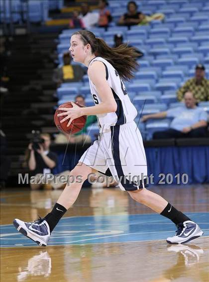 Thumbnail 3 in Bishop McGuinness vs. Williamston (NCHSAA Class 1A Final) photogallery.
