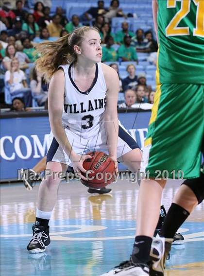 Thumbnail 2 in Bishop McGuinness vs. Williamston (NCHSAA Class 1A Final) photogallery.