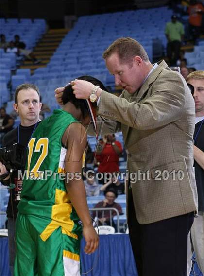 Thumbnail 2 in Bishop McGuinness vs. Williamston (NCHSAA Class 1A Final) photogallery.