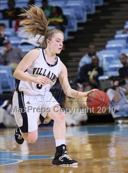 Thumbnail 2 in Bishop McGuinness vs. Williamston (NCHSAA Class 1A Final) photogallery.