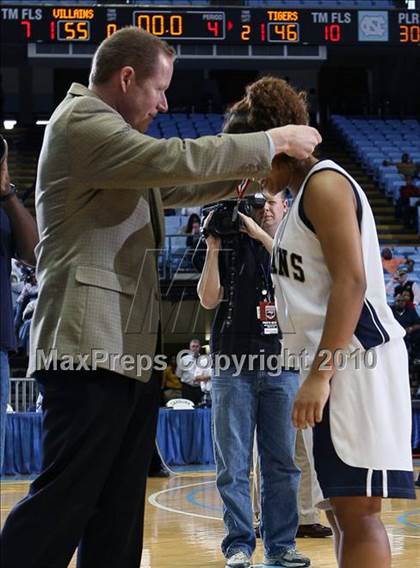 Thumbnail 3 in Bishop McGuinness vs. Williamston (NCHSAA Class 1A Final) photogallery.