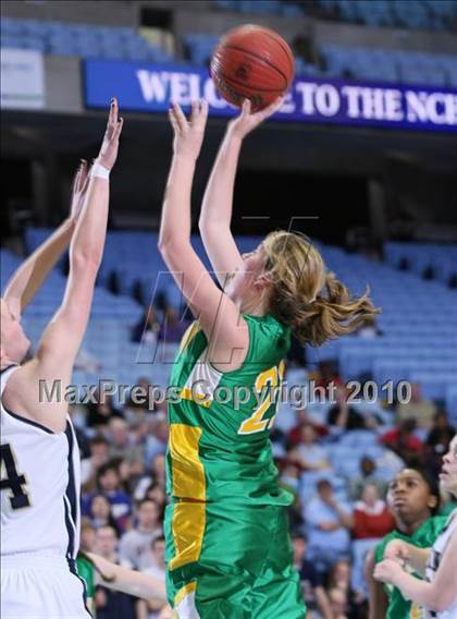 Thumbnail 1 in Bishop McGuinness vs. Williamston (NCHSAA Class 1A Final) photogallery.
