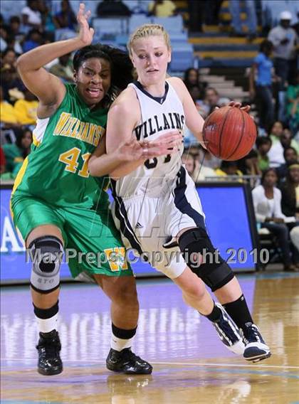 Thumbnail 1 in Bishop McGuinness vs. Williamston (NCHSAA Class 1A Final) photogallery.