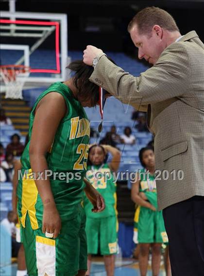 Thumbnail 2 in Bishop McGuinness vs. Williamston (NCHSAA Class 1A Final) photogallery.