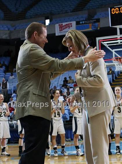 Thumbnail 3 in Bishop McGuinness vs. Williamston (NCHSAA Class 1A Final) photogallery.