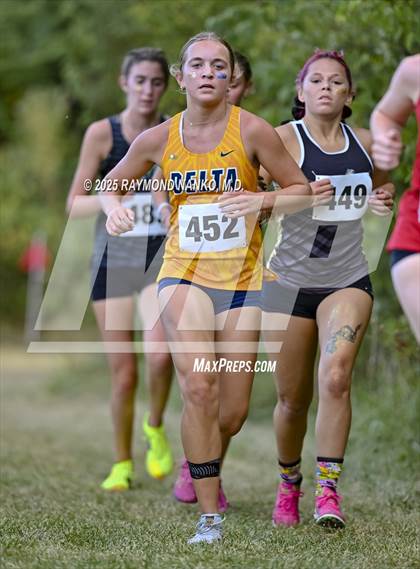 Thumbnail 2 in Delaware County Meet photogallery.