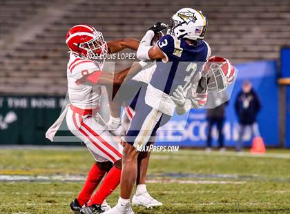Thumbnail 2 in St. John Bosco vs. Mater Dei (CIF SS DIV 1 Championship Final) photogallery.