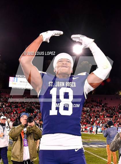 Thumbnail 3 in St. John Bosco vs. Mater Dei (CIF SS DIV 1 Championship Final) photogallery.