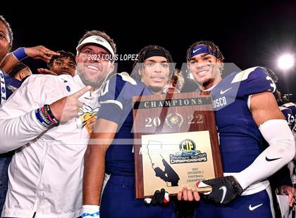 Thumbnail 1 in St. John Bosco vs. Mater Dei (CIF SS DIV 1 Championship Final) photogallery.