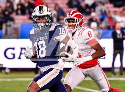 Thumbnail 3 in St. John Bosco vs. Mater Dei (CIF SS DIV 1 Championship Final) photogallery.