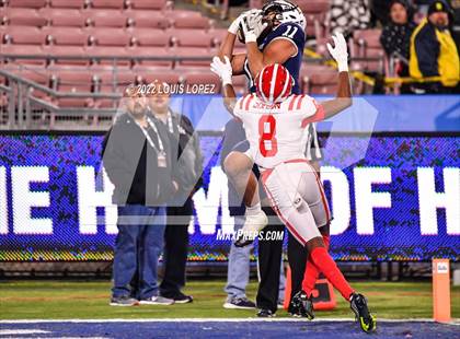 Thumbnail 2 in St. John Bosco vs. Mater Dei (CIF SS DIV 1 Championship Final) photogallery.