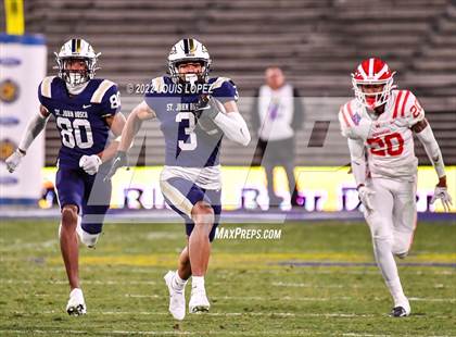 Thumbnail 2 in St. John Bosco vs. Mater Dei (CIF SS DIV 1 Championship Final) photogallery.